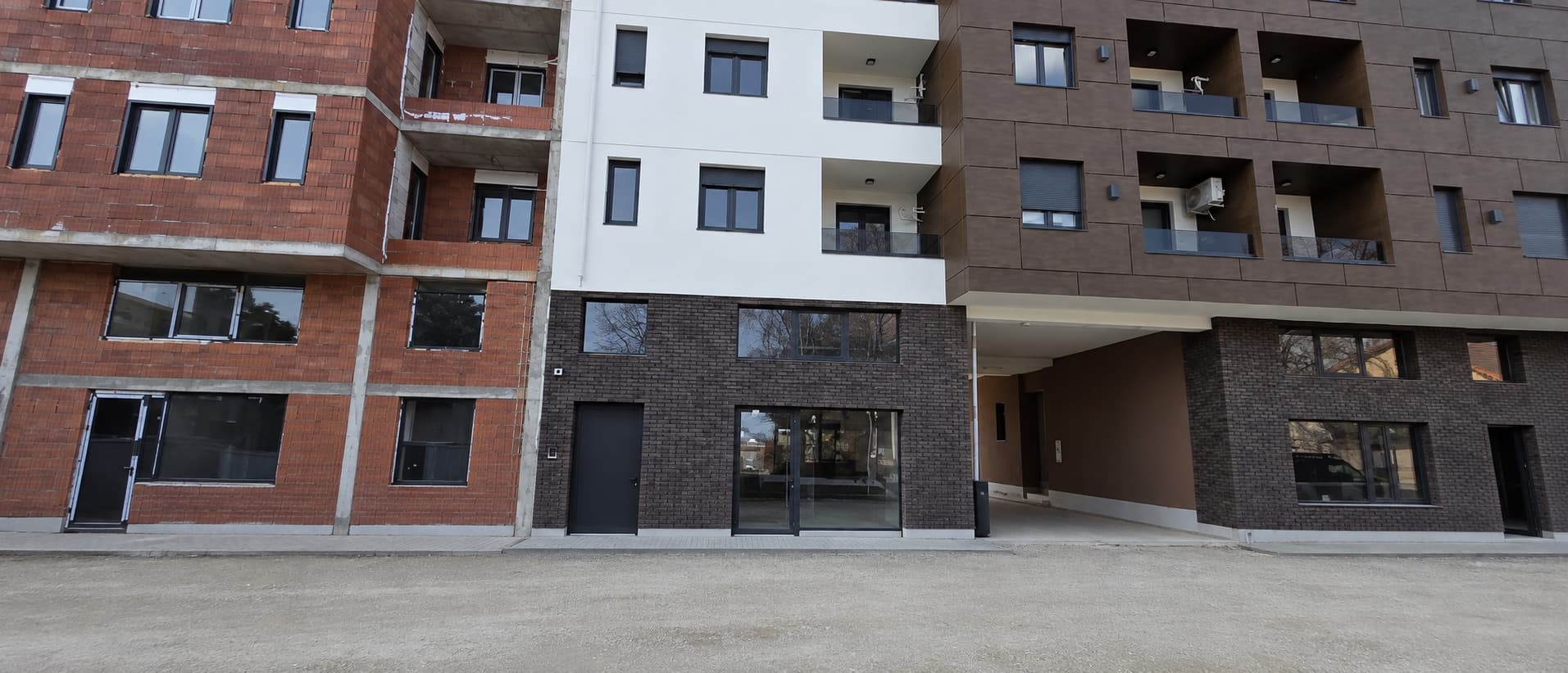 Nov Poslovni prostor 120m2 Stara Pazova - Sremska Mitrovica